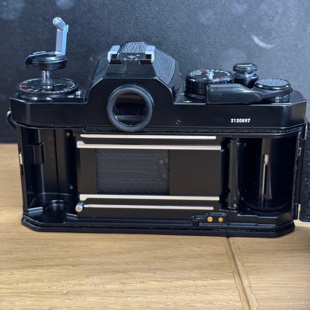 美品 Nikon FE2 ブラックボディ フィルムカメラ 一眼レフ