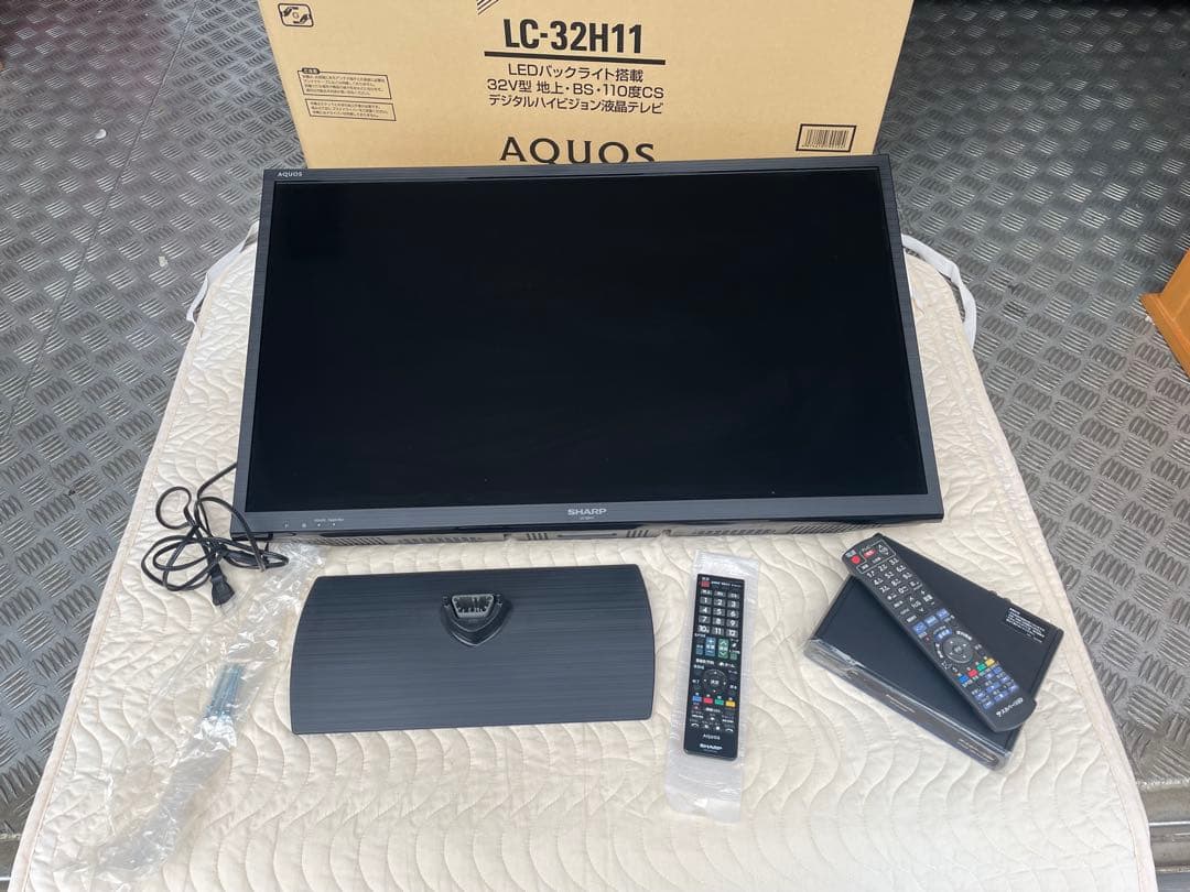 SHARP AQUOS 32型 液晶テレビ（LC-32H11）