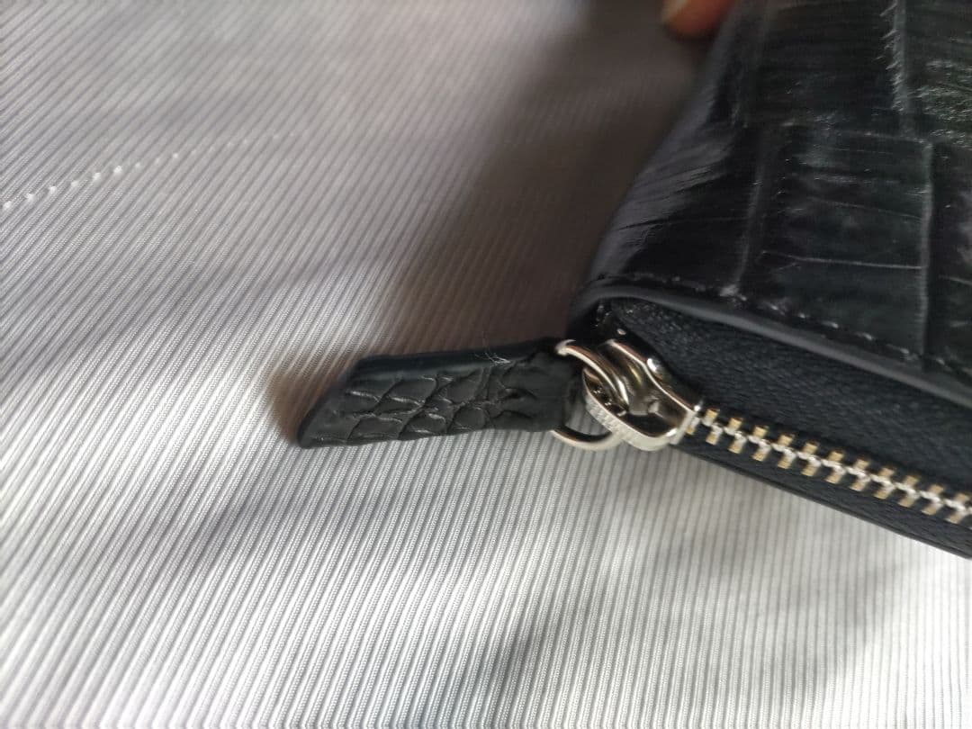 本物クロコダイルレザー 長財布 ブラックファスナー希少な「尾部（テール）を贅沢に