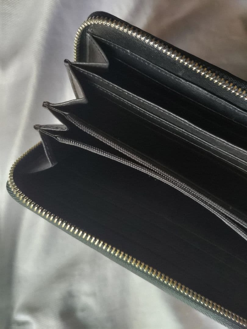本物クロコダイルレザー 長財布 ブラックファスナー希少な「尾部（テール）を贅沢に