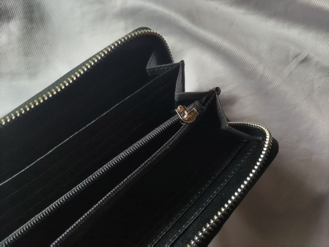 本物クロコダイルレザー 長財布 ブラックファスナー希少な「尾部（テール）を贅沢に