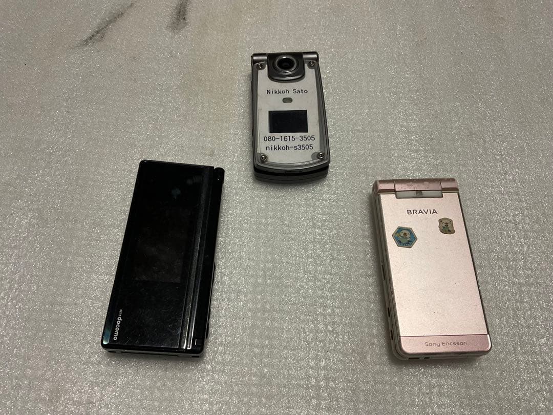 NTT docomo／ガラゲー携帯電話3機種。【使っていた物です　ジャンク品】。