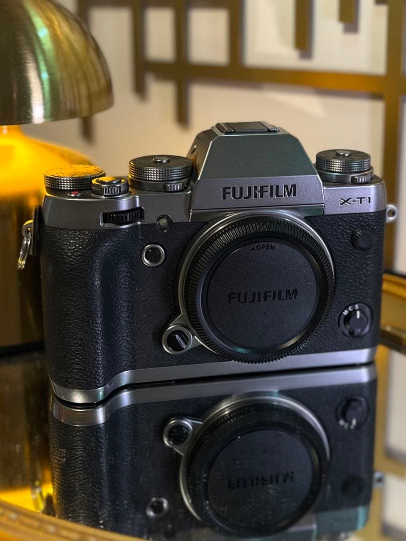 FUJIFILM X-T1 ボディ 美品 動作確認済み 社外充電器付き