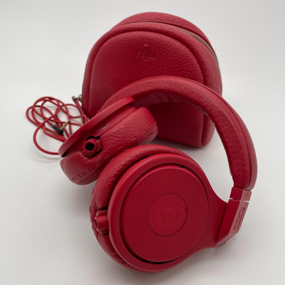 フェンディ ビーツバイ ドクタードレ コラボ ヘッドフォン　セレリアレザー　赤