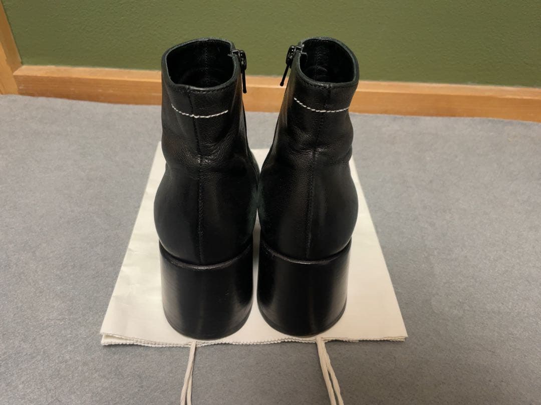 MM6 Maison Margiela ブラックレザーブーツ