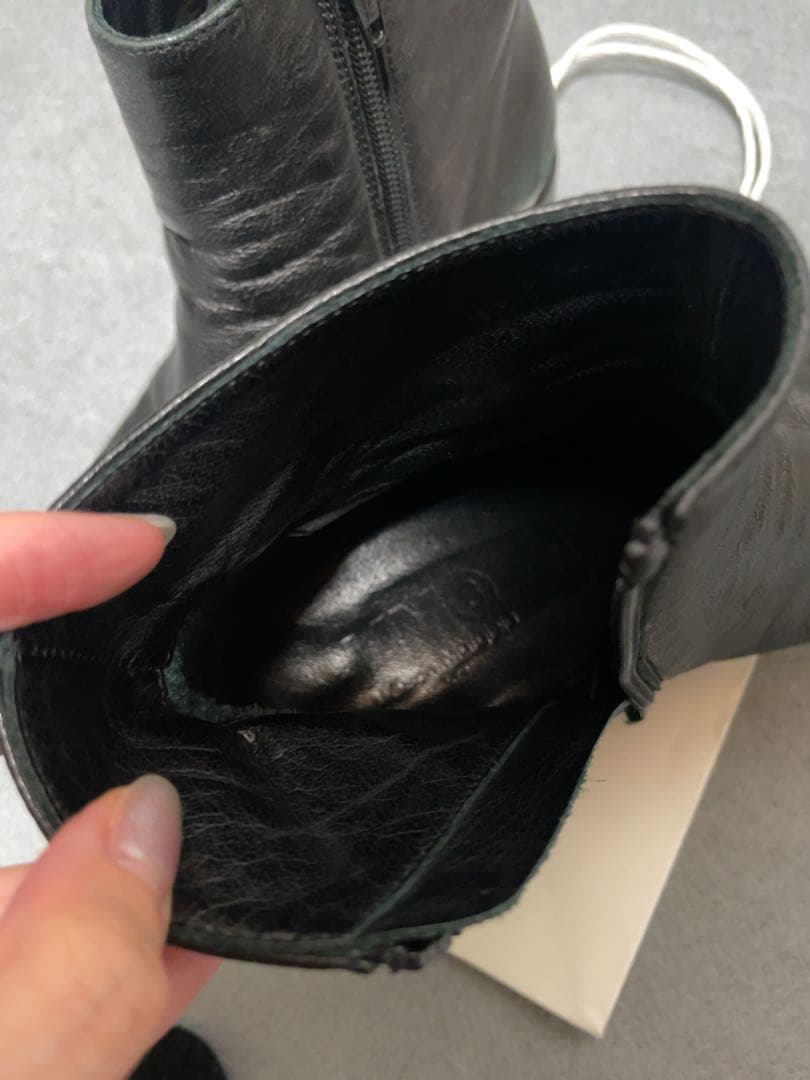 MM6 Maison Margiela ブラックレザーブーツ