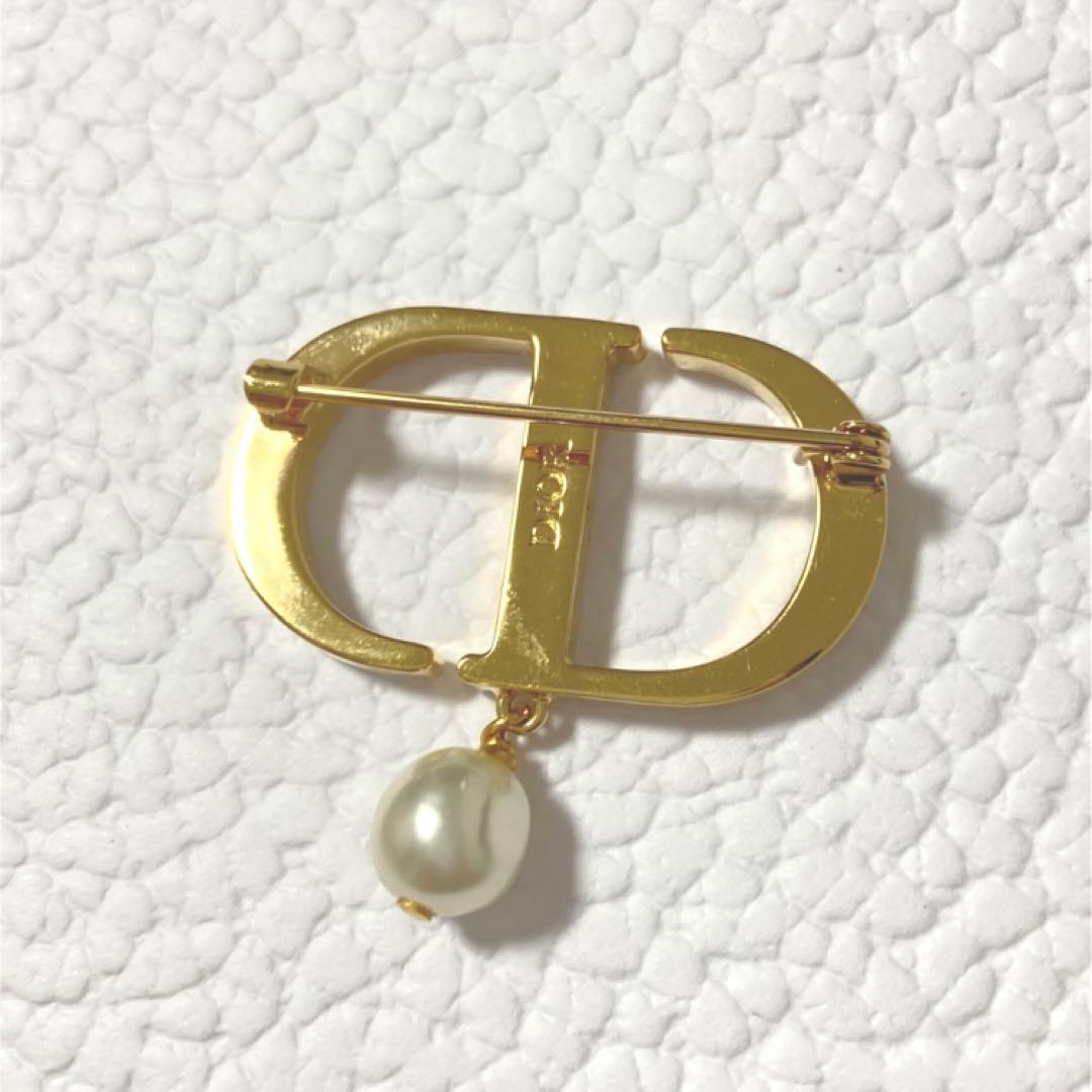 dior パールブローチ