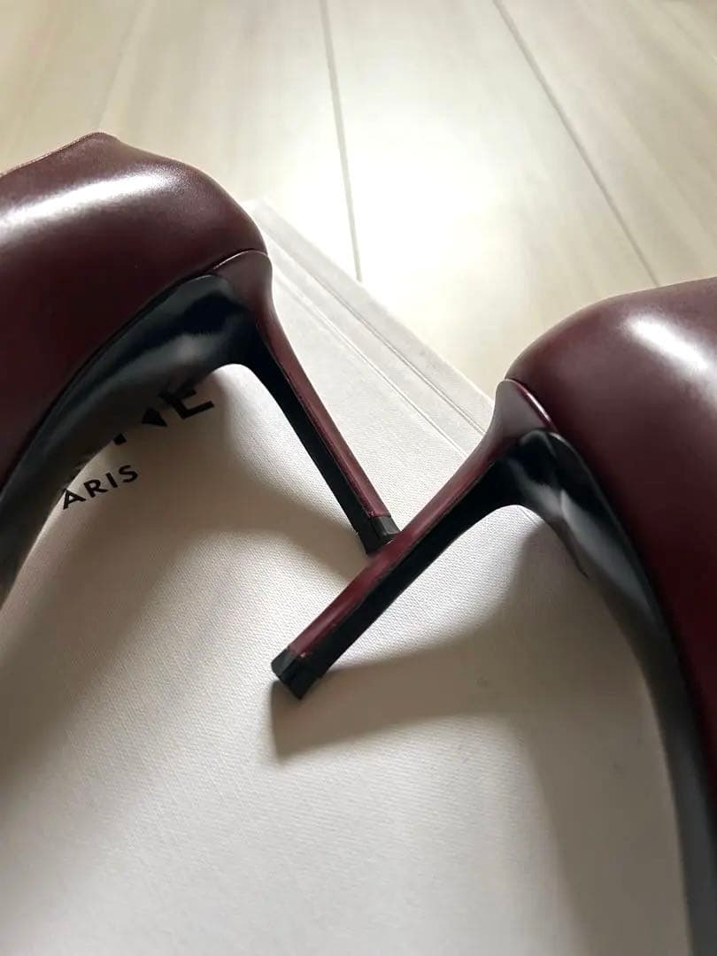 【新品未使用】CELINE パンプス ボルドー レザー Vカット 37 サイズ