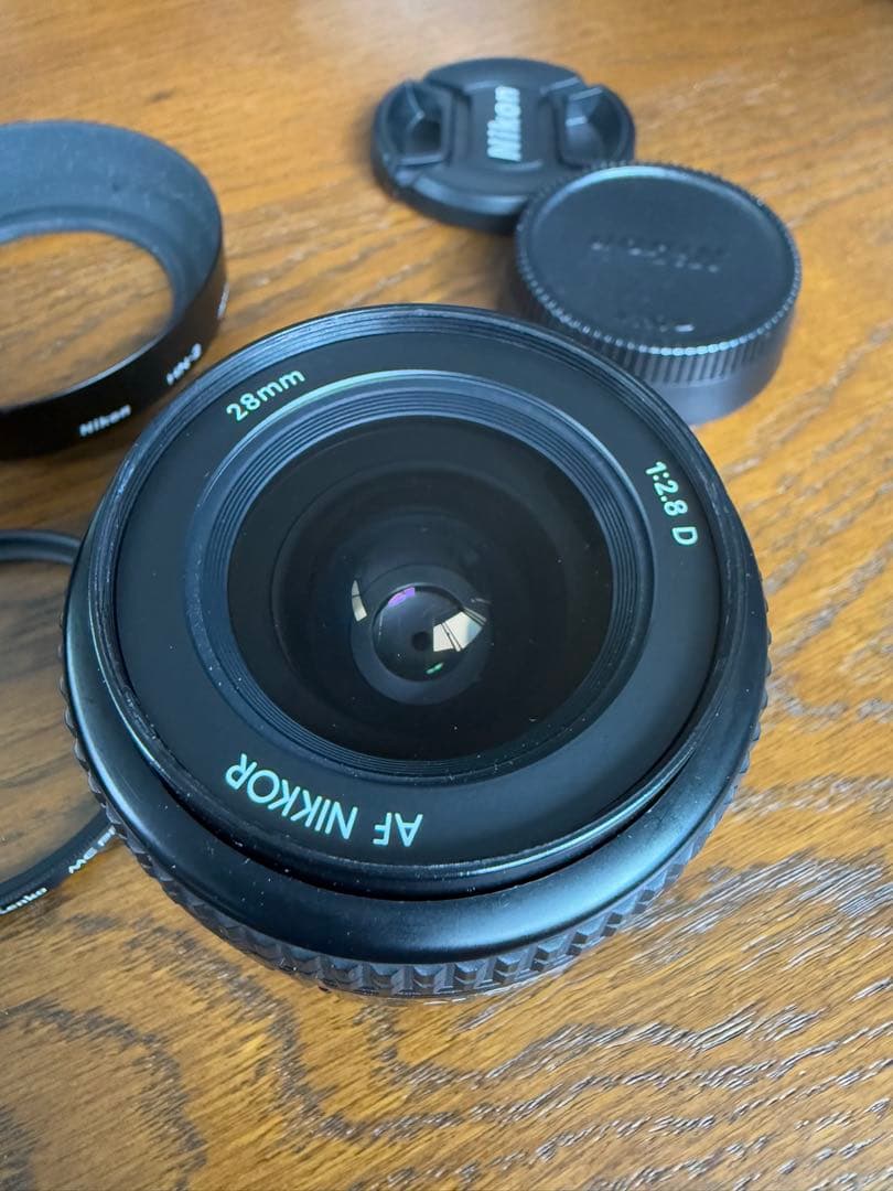 Nikon AI AF Nikkor 28mm f/2.8D メタルフード付き