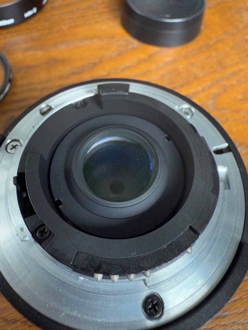 Nikon AI AF Nikkor 28mm f/2.8D メタルフード付き