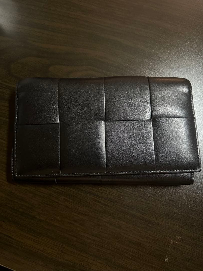 BOTTEGA VENETA 二つ折り長財布 カセット ラージ フラップ