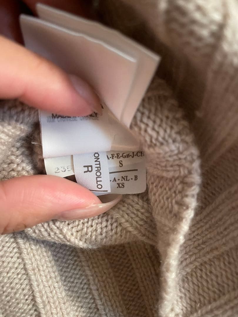 ブルネロクチネリ カシミヤ100% ベージュタートルネックセーター