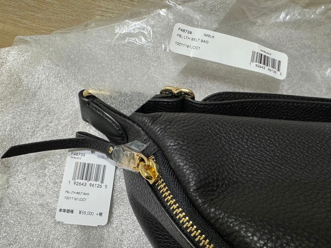 P*E様 ☆正規店購入新品☆COACH バムバック 黒(ボディバッグ)