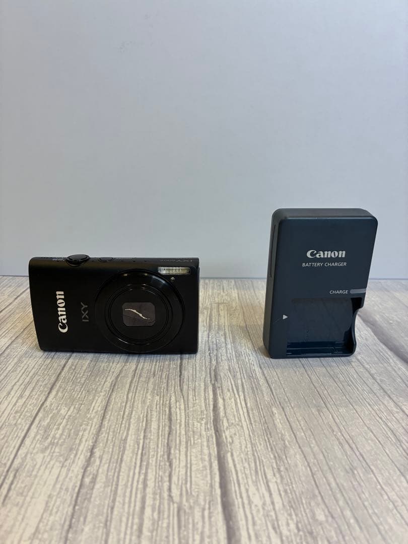【ジャンク扱い】Canon IXY 600F デジタルカメラ 充電器　バッテリー