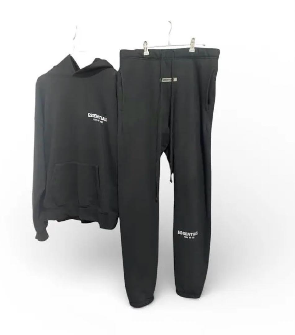 ESSENTIALS フーディーとパンツセット ブラック