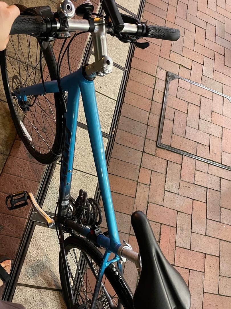 クロスバイク giant リブモデル