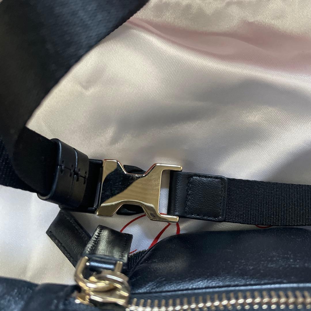 Roger Vivier ブラック ボディバッグ