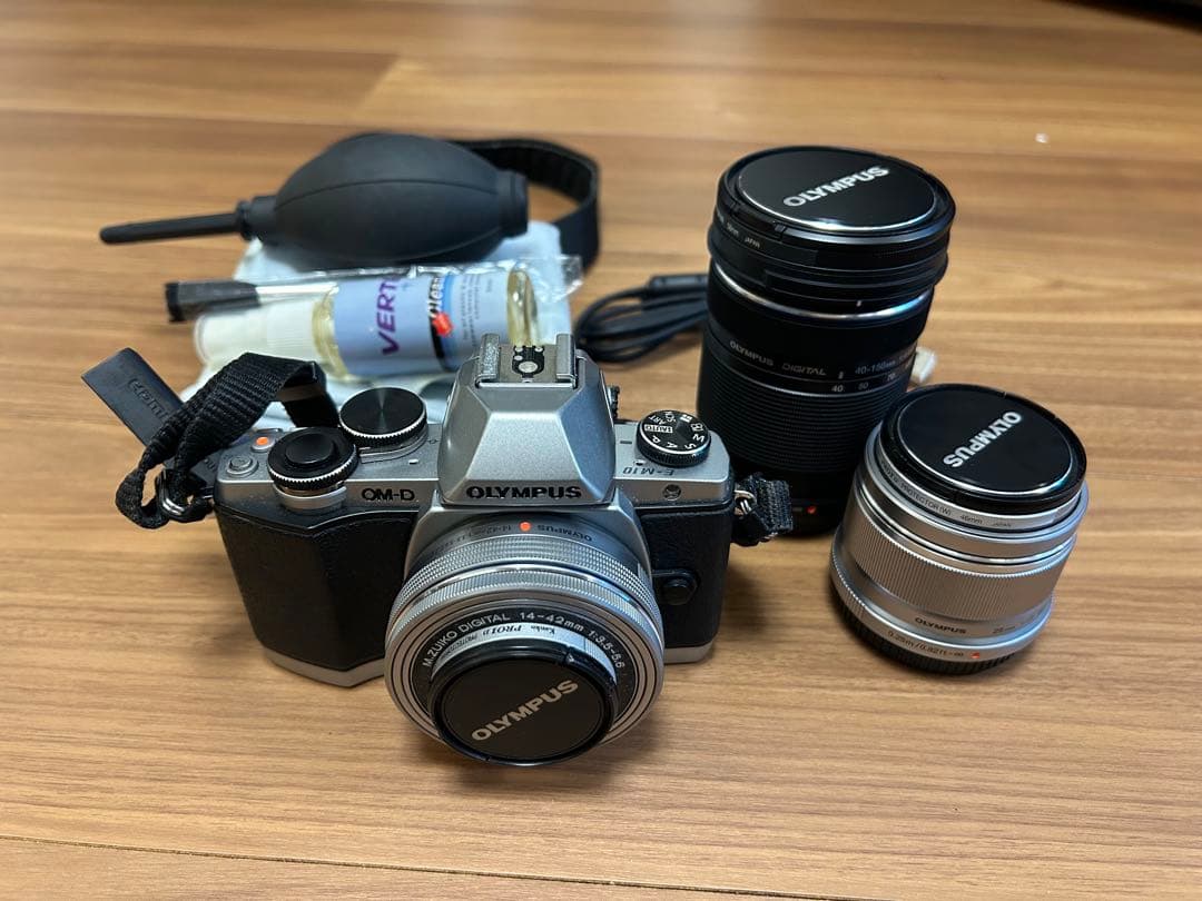 オリンパス Olympus OM-D E-M10+レンズ3本
