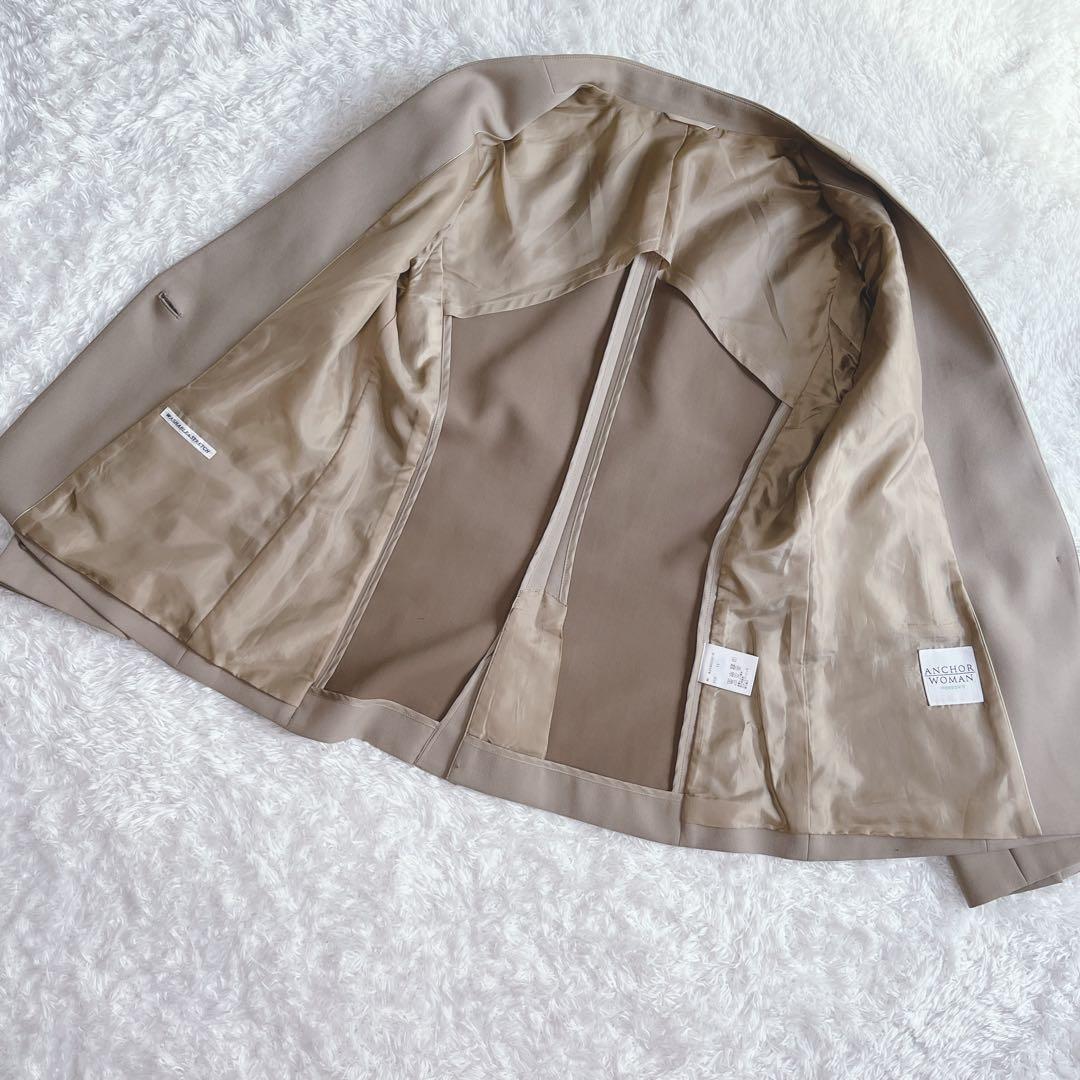 美品✨アンカーウーマン パンツスーツ ノーカラー 洗える モカベージュ近年モデル