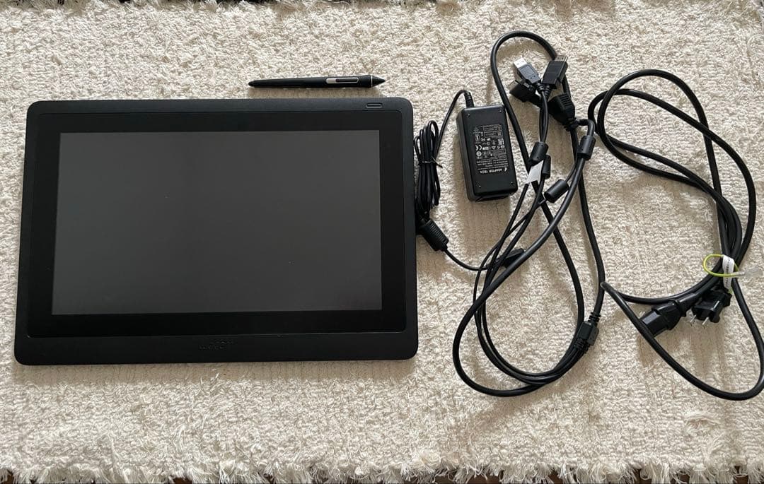 Wacom 液晶ペンタブレット