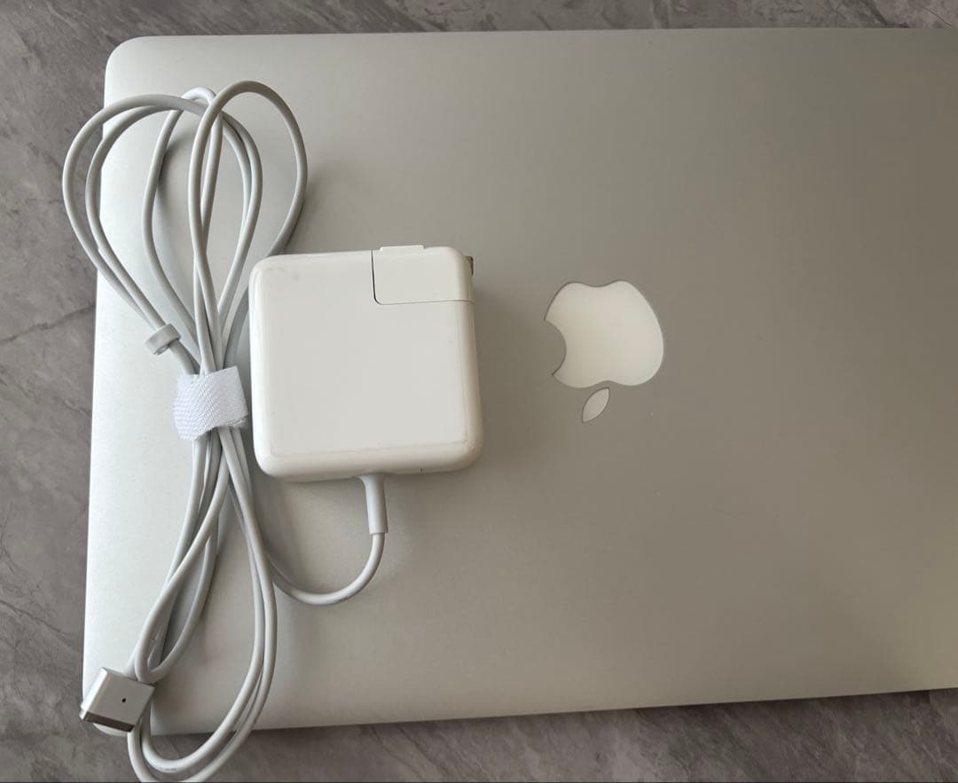 MacBook本体 Apple MacBook Air 13inch