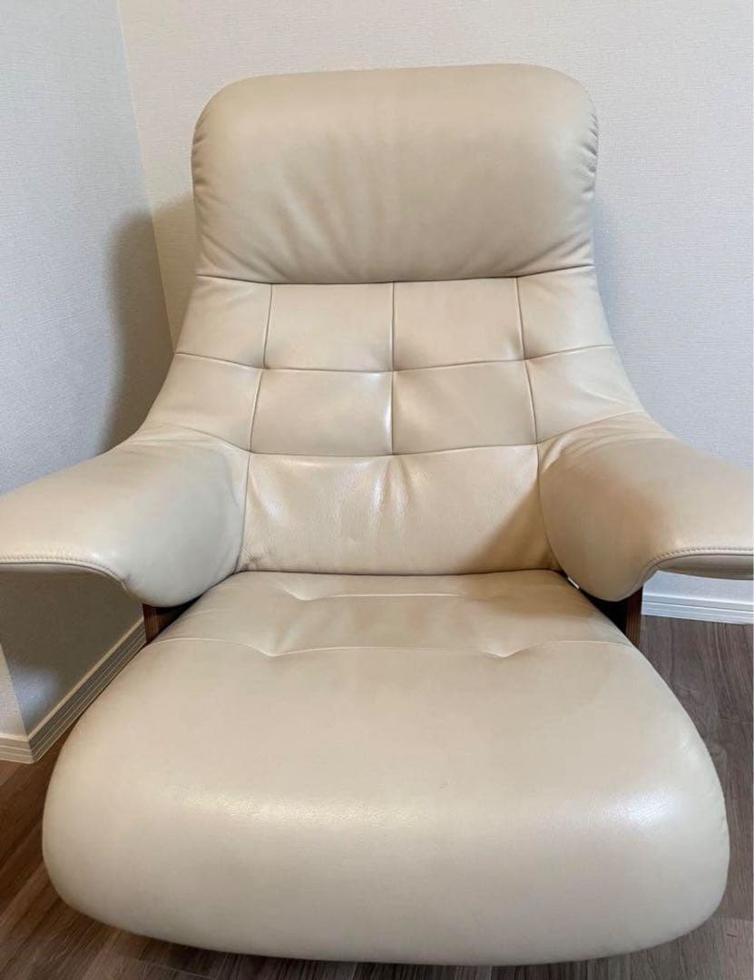 カリモク　ザ・ファーストリクライニング　S +