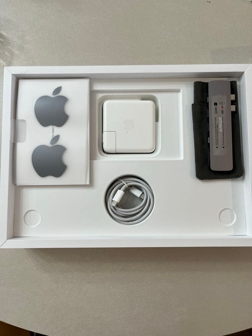 MacBook Pro 13inch Corei5 16GB（メディアハブ付）