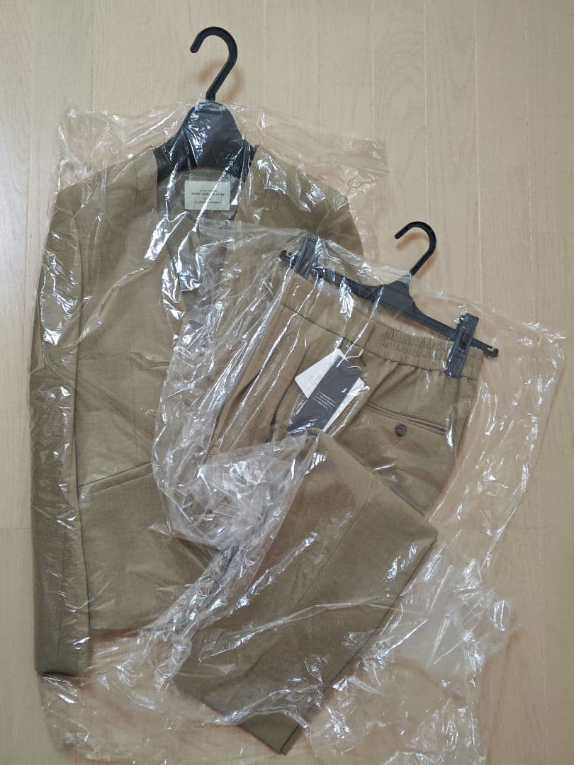 green label relaxing　スーツ上下　新品タグ付　MOCA 38