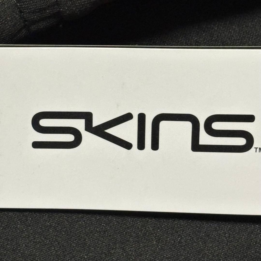 提案中　スキンズ SKINS トレーニングセットアップ　ブラック　XL タグ付き