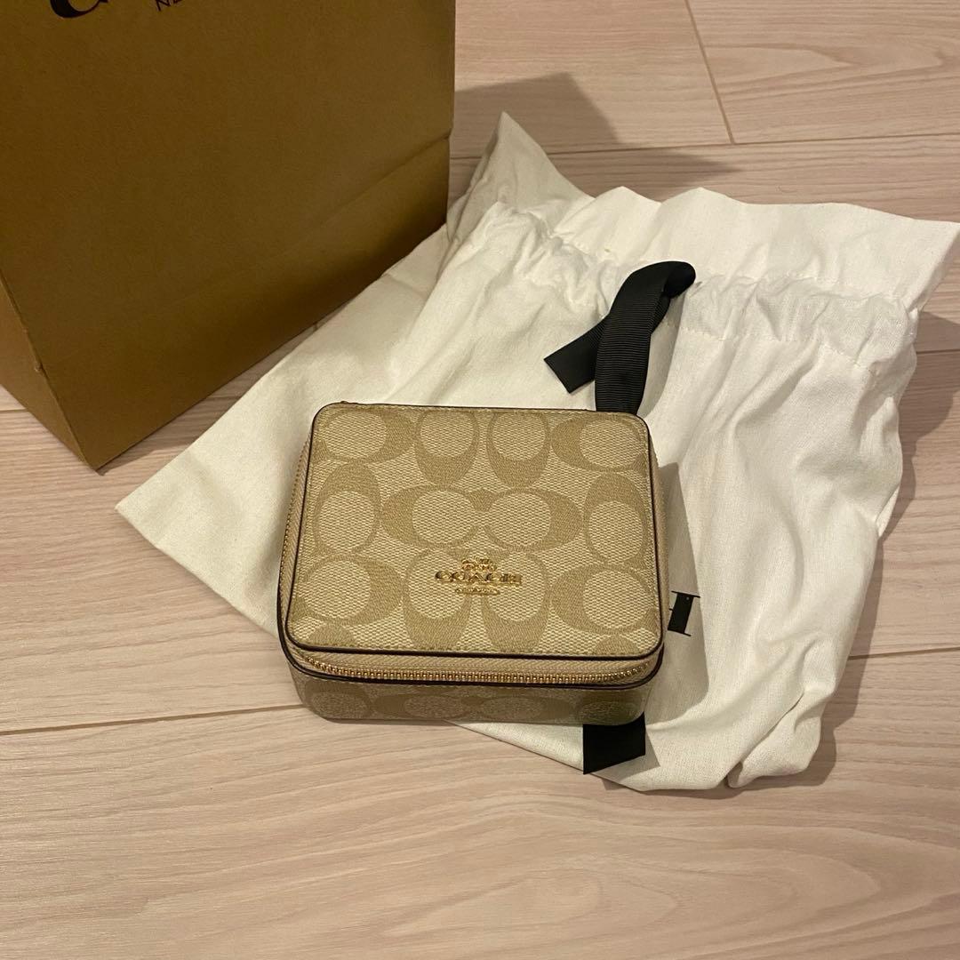 【新品未使用】COACH ラージ ジュエリー ボックス シグネチャー キャンバス