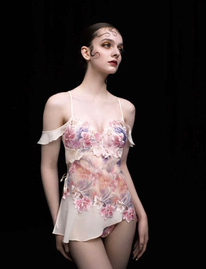 サルート29店舗限定　人気　キャミソール　BEカラー LLサイズ