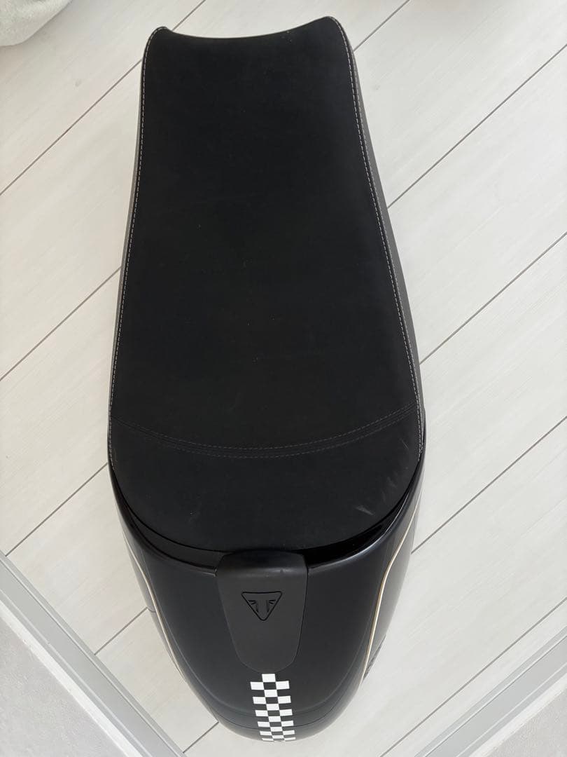 トライアンフ　ストリートカップ　純正シート