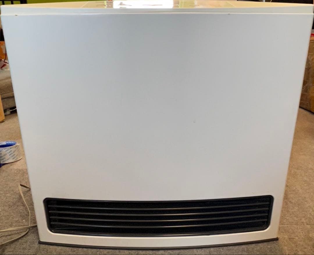 ガスファンヒーター 木造11畳まで /コンクリート15畳　入電確認済み