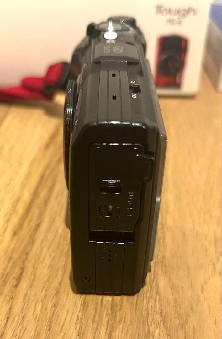 美品 OLYMPUS Tough TG-6 本体 電池２個 充電器 水中未使用