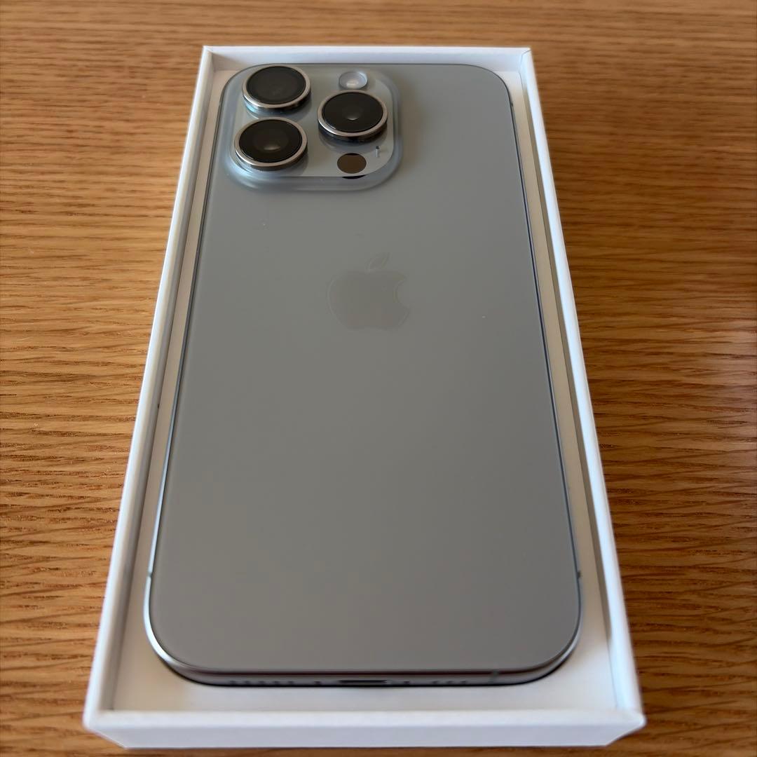【超美品】Apple iPhone 15 Pro 256GB