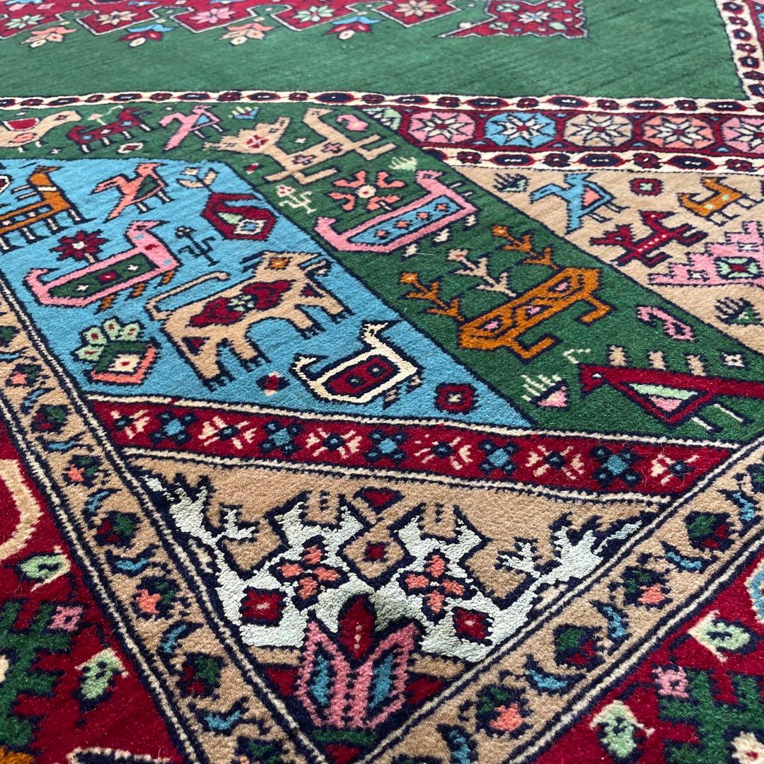 手織りペルシャ絨毯　新品　ウール&シルク　コルドグーチャン産　204×136cm