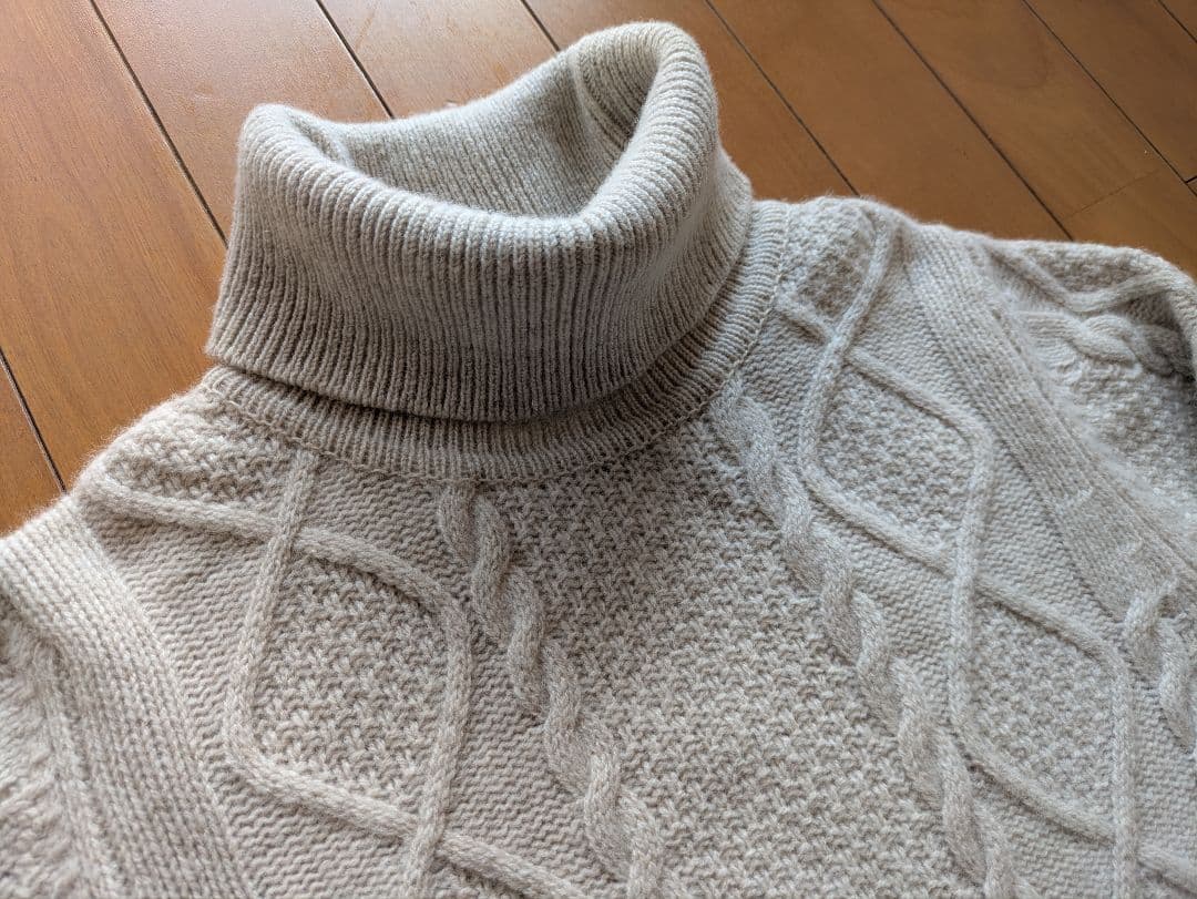 英国伝統 最上級素材 William Lockie タートルネック ニット