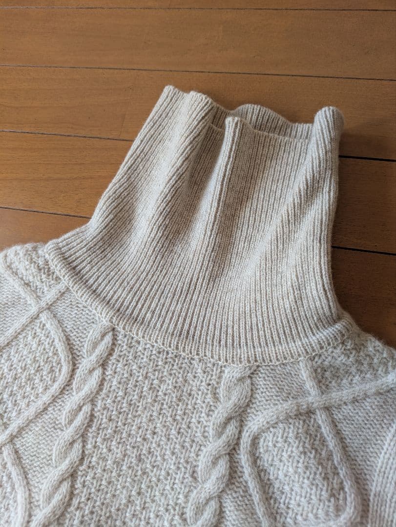 英国伝統 最上級素材 William Lockie タートルネック ニット