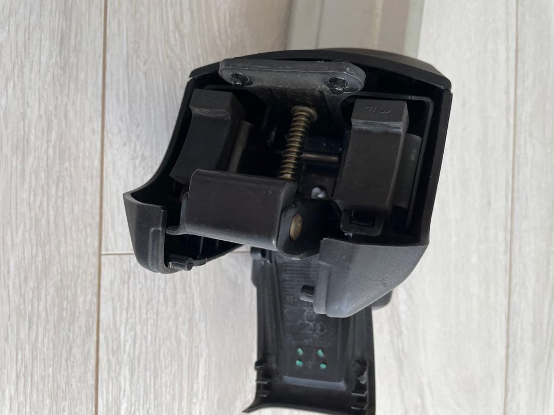 アウディ純正ルーフバーQ3対応