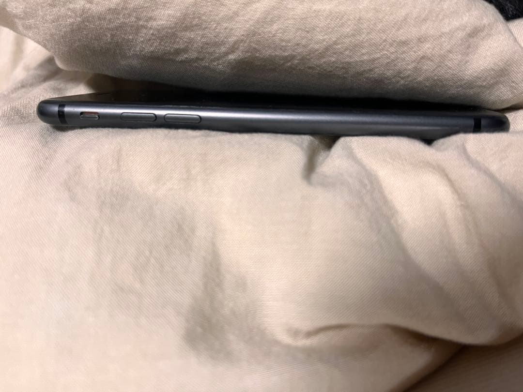 iPhone8 スペースグレー 本体