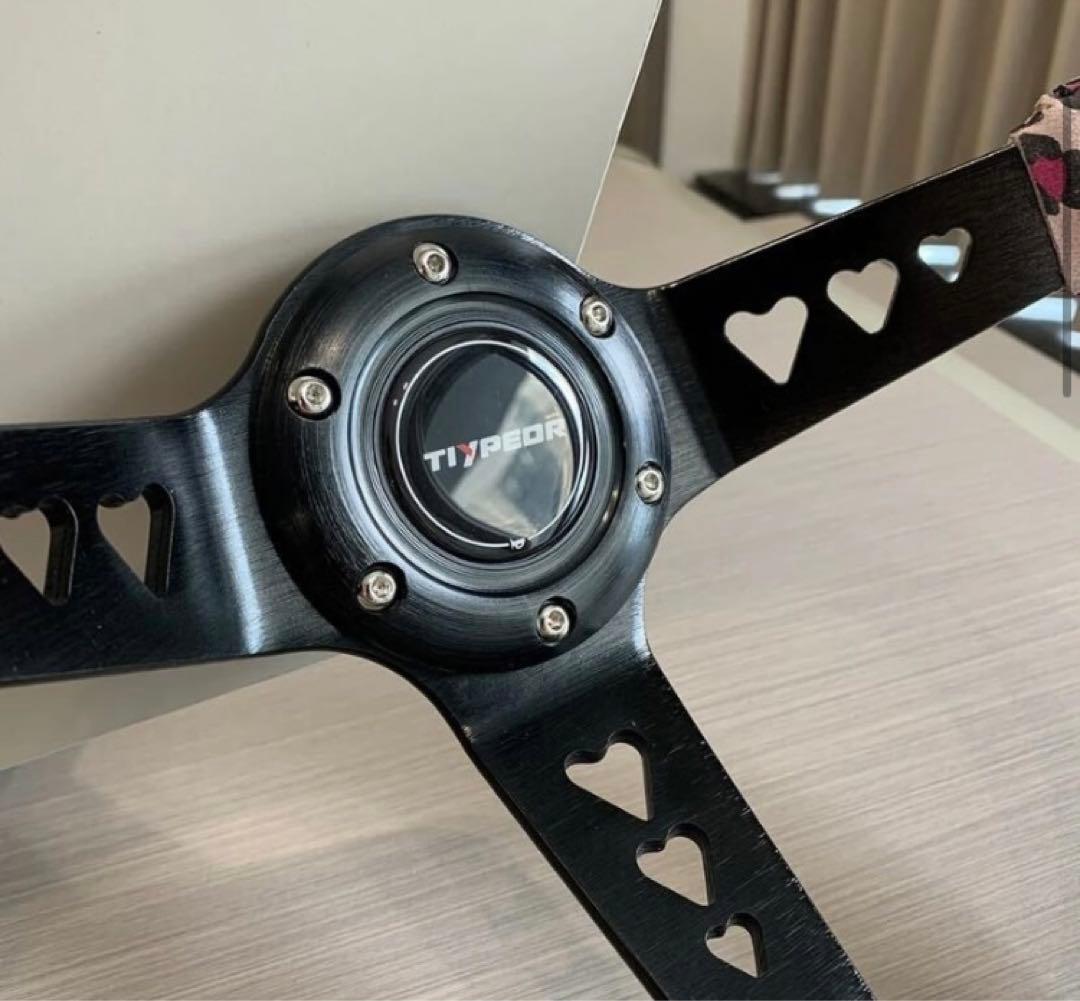 【国内発送】レザーステアリングホイール,ヒョウ柄 JDMハート型,15インチ