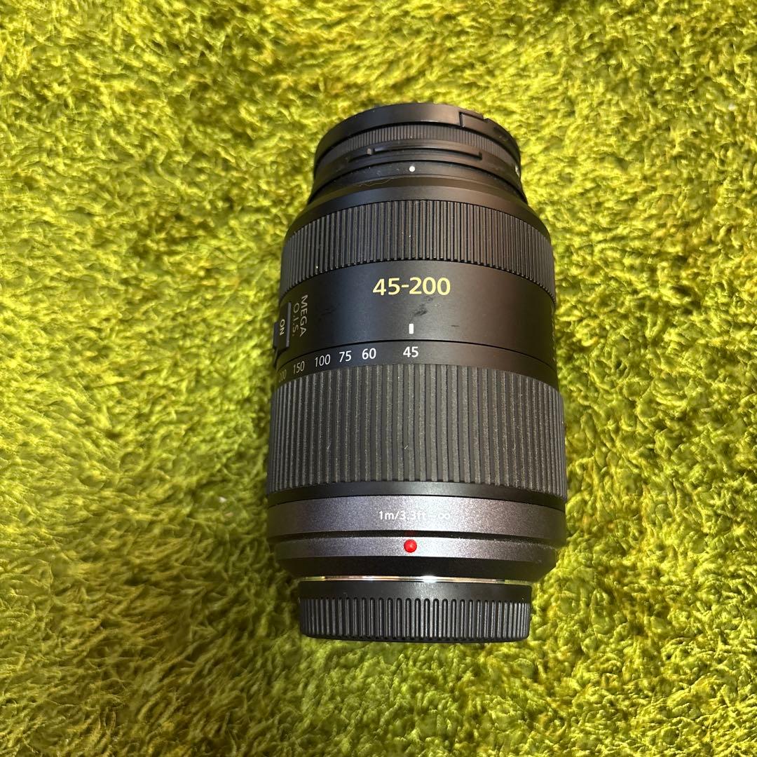 LUMIX 45-200mm ズームレンズ