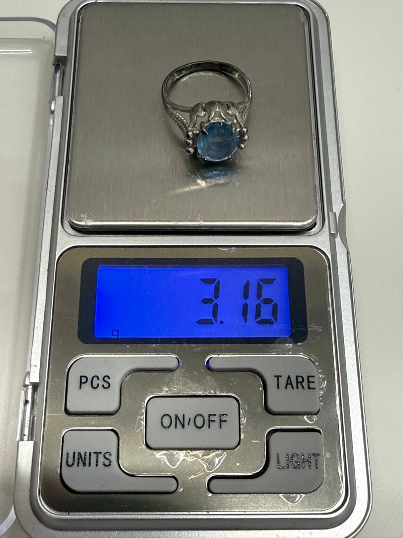ペコ様　遺品整理　　リング ライトブルー石