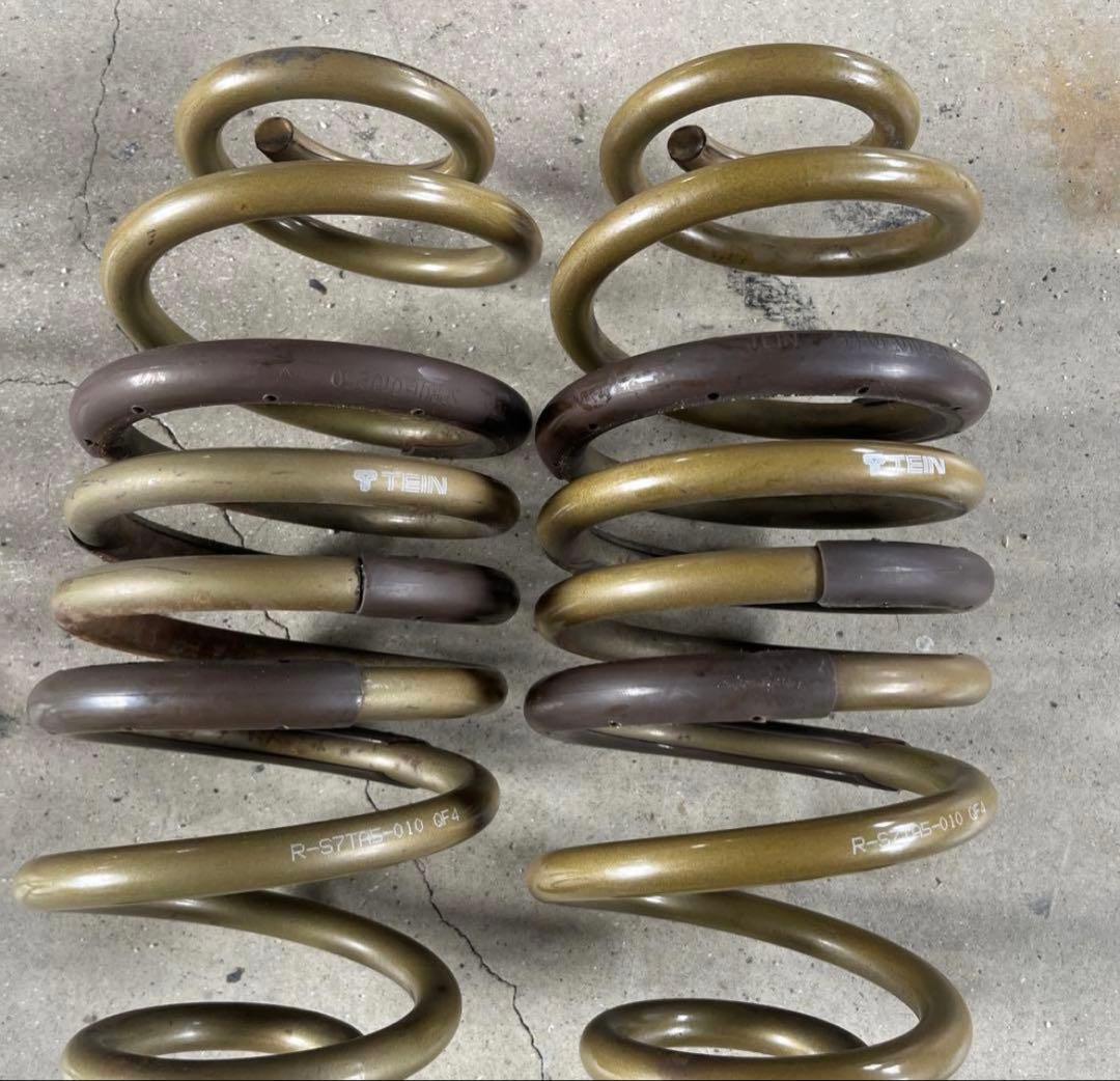 TEINハイテックダウンサス　80系　ヴォクシー、ノア、エスクァイアなどに！