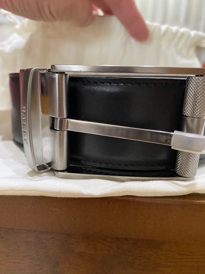 値下げしました！⭐️新品未使用⭐️バリー　レザーベルト