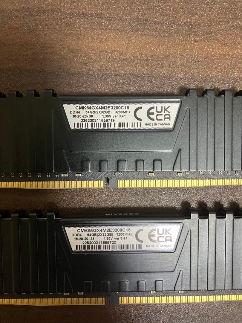 CORSAIR DDR4 64GB (32GB x2) メモリ 3200MHz