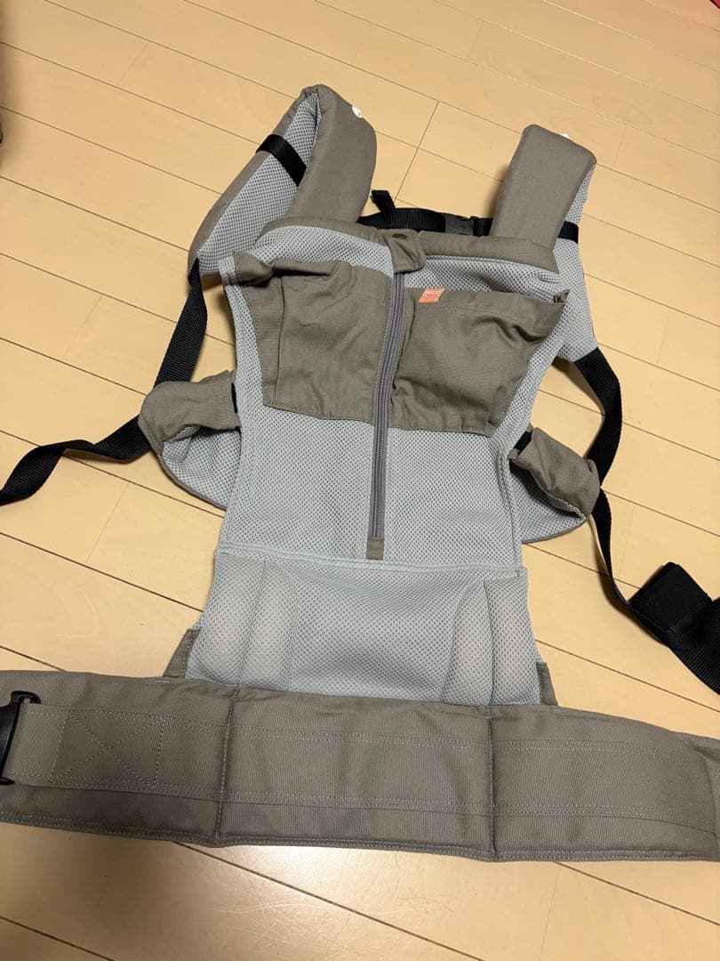 キューズベリー　抱っこ紐NICO（ニコ）オールメッシュ　グレージュ