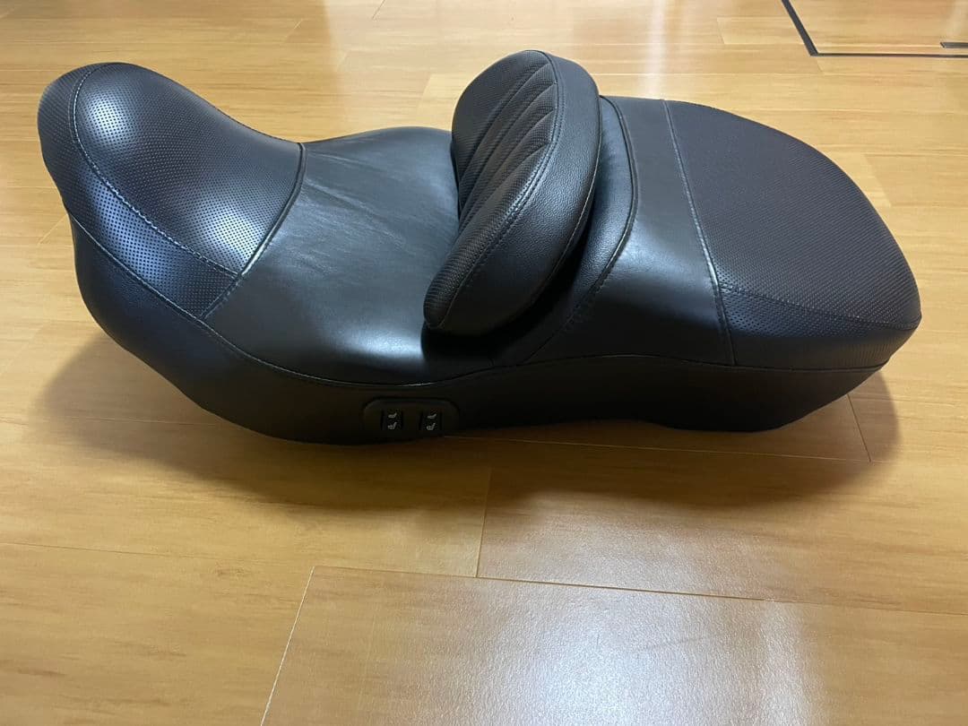 ＣＶＯ純正ヒーター付きシート美品。