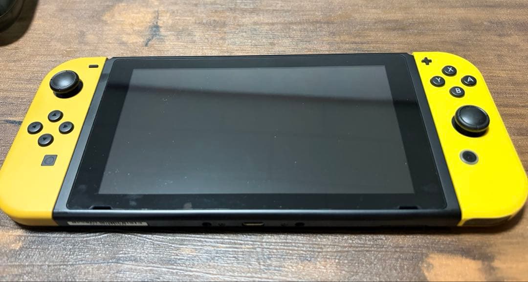 Switch ピカブイ版(SDカード、ケース等おまけ付き)