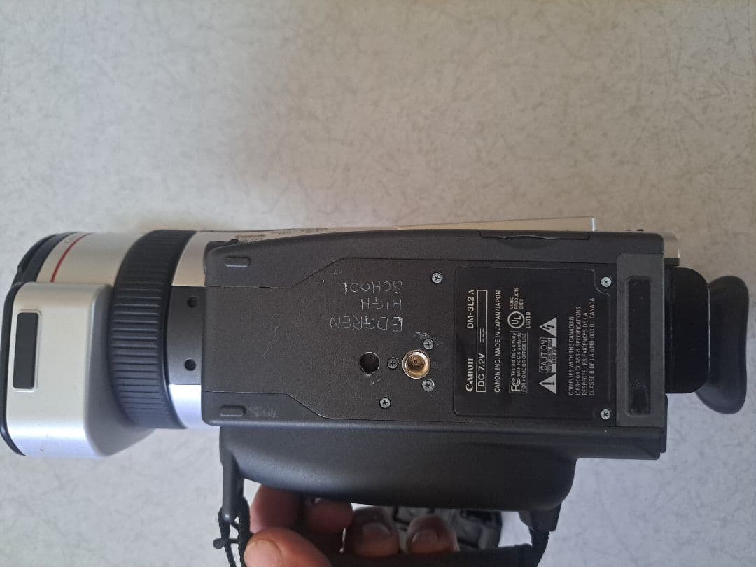 Canon ビデオカメラ本体 100倍ズーム 3ccd GL2 ジャンク品